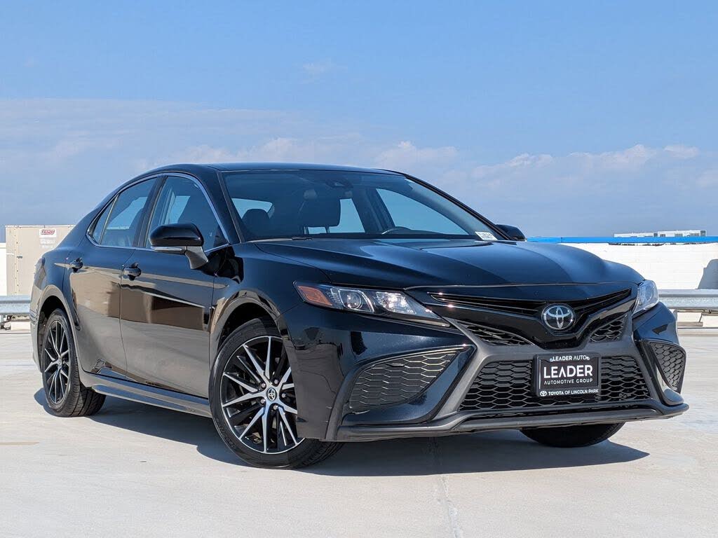 2022 Toyota Camry SE FWD