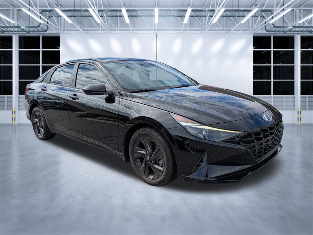 2023 Hyundai Elantra SEL FWD