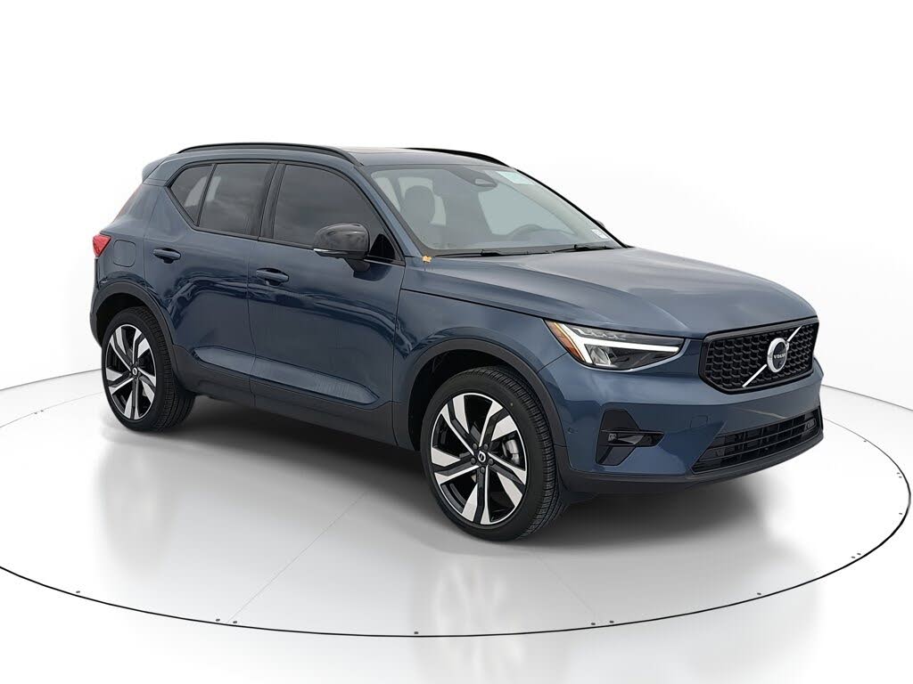 2026 Volvo XC40 B4 Plus FWD