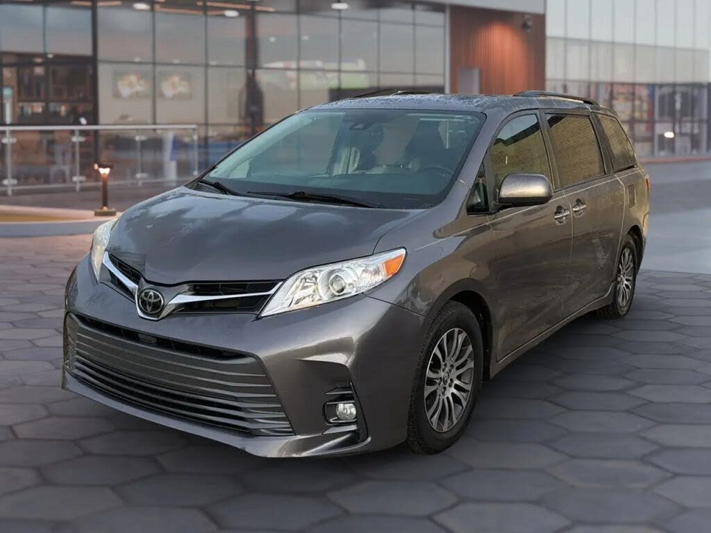 2019 Toyota Sienna XLE Premium 8-Passenger FWD