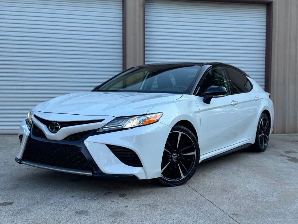 2020 Toyota Camry XSE FWD