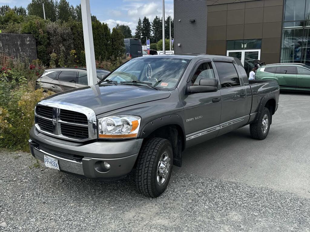 Dodge RAM 1500 Laramie Mega Cab 4WD 2006
