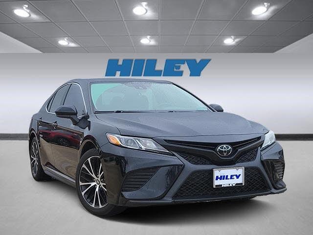 2020 Toyota Camry SE Nightshade FWD