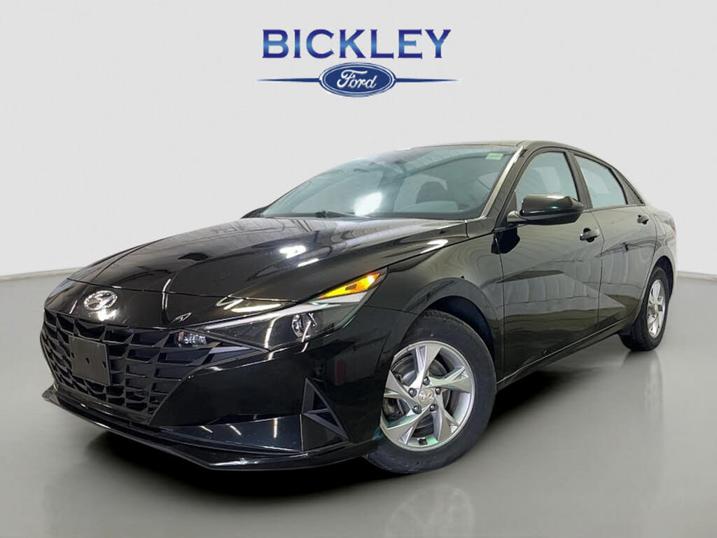 2022 Hyundai Elantra Essential FWD