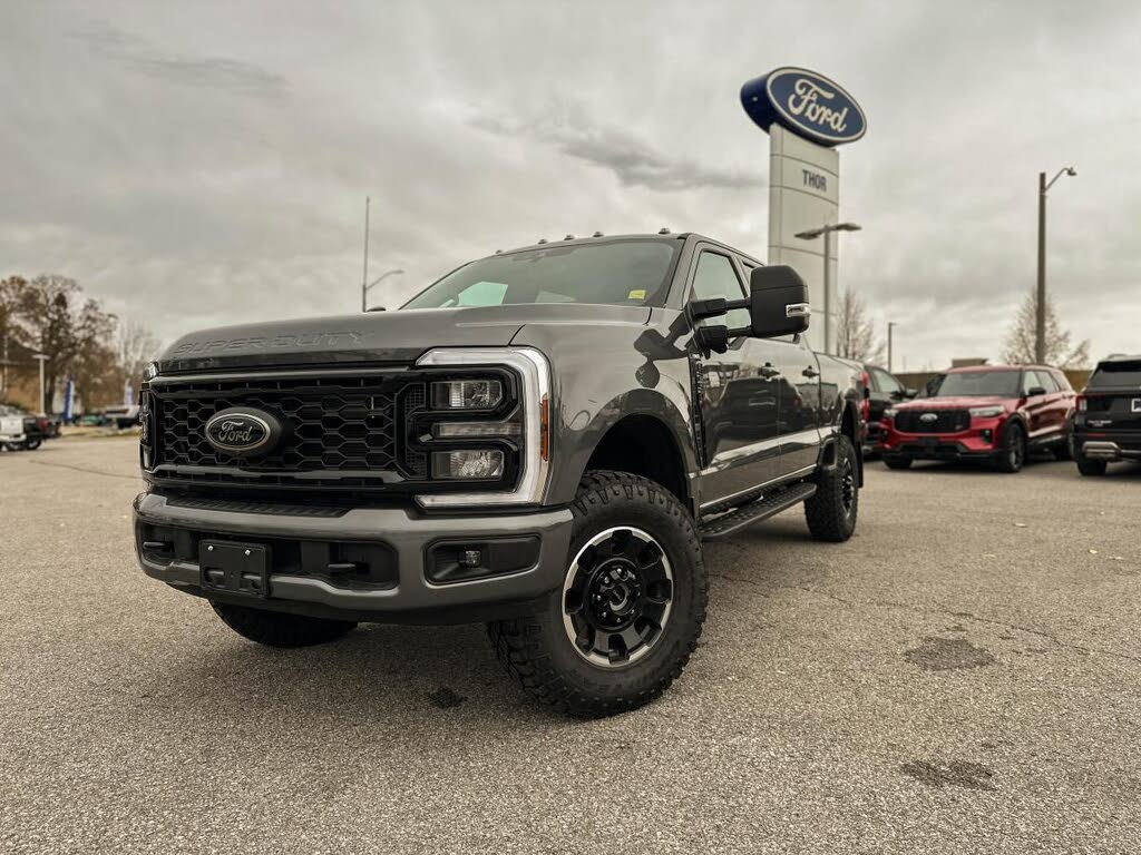 2025 Ford F-250 Super Duty XLT Crew Cab 4WD