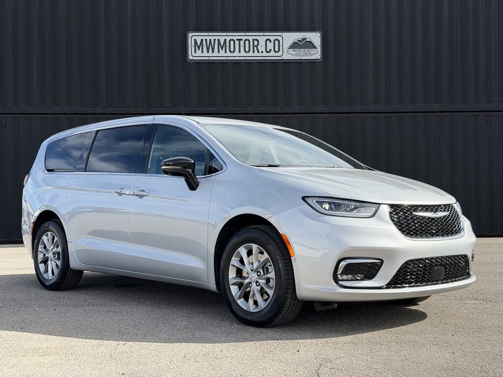 2026 Chrysler Pacifica Select AWD