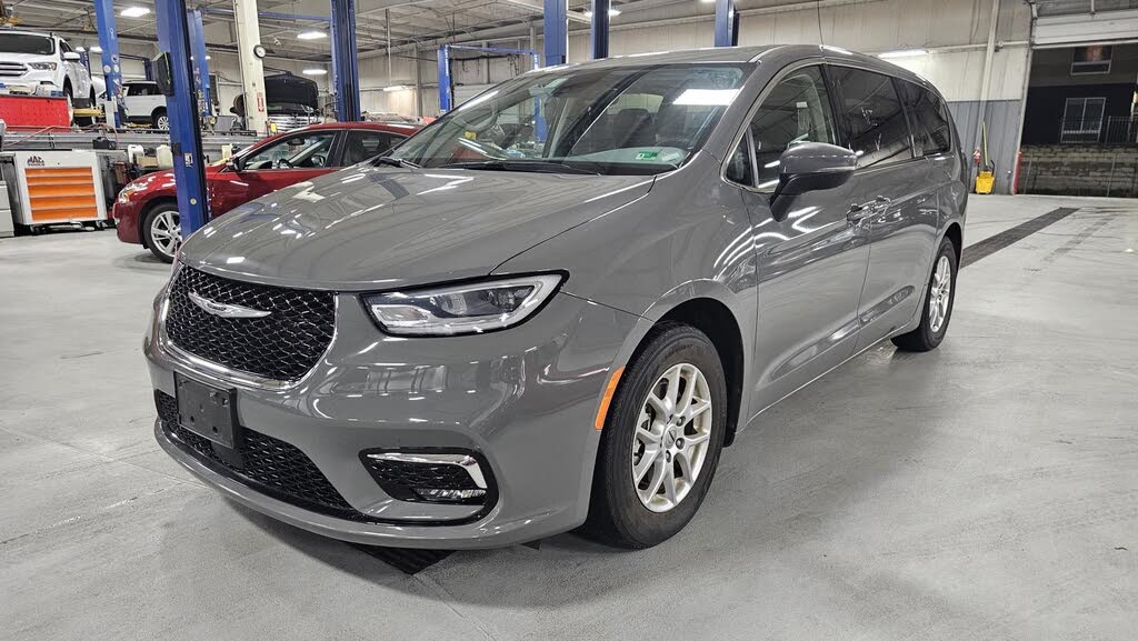 2023 Chrysler Pacifica Touring L FWD