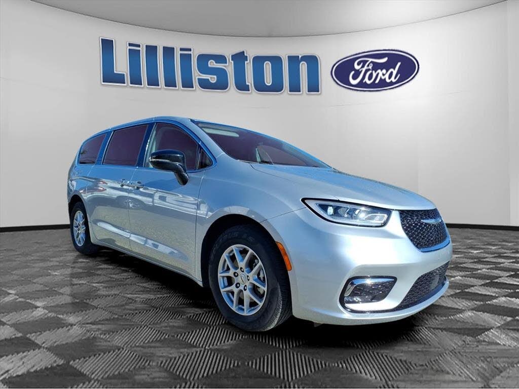 2024 Chrysler Pacifica Touring L FWD