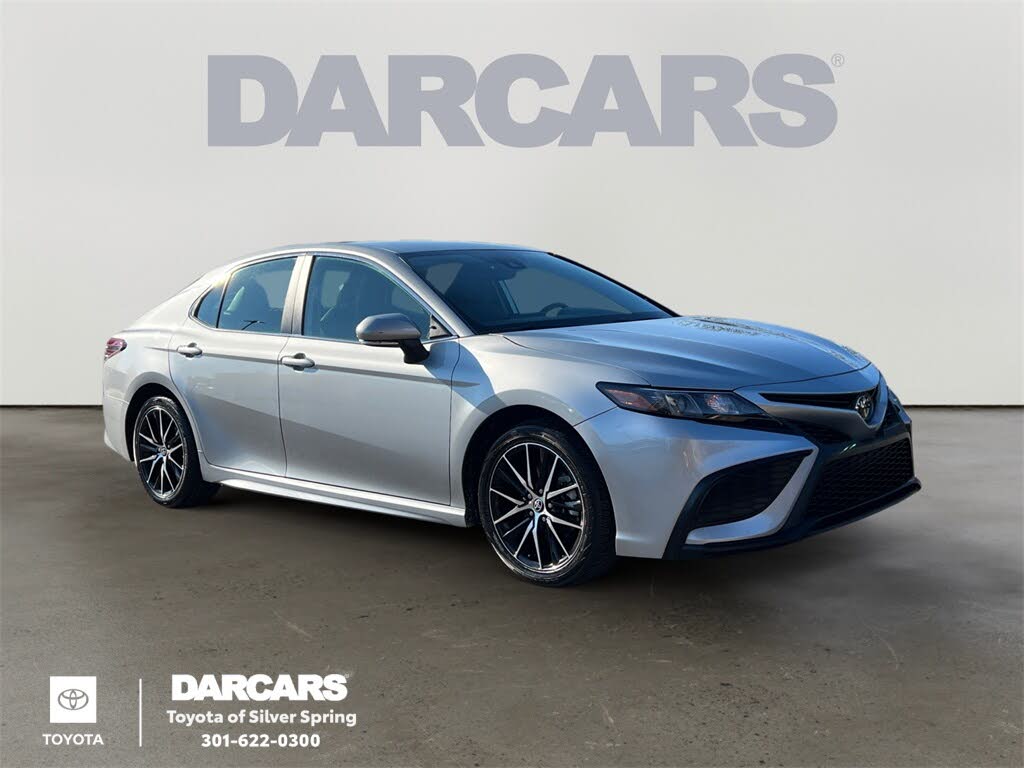 2024 Toyota Camry SE FWD