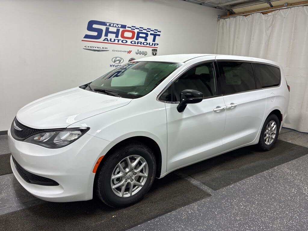 2026 Chrysler Voyager LX FWD