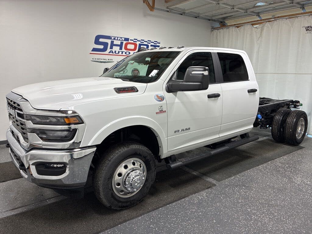 2026 RAM 3500 Chassis Tradesman Crew Cab LB DRW 4WD