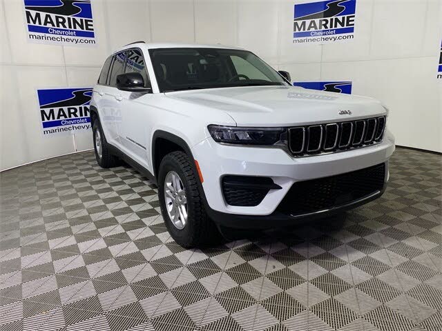 2023 Jeep Grand Cherokee Laredo RWD