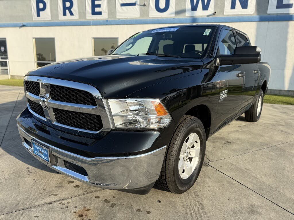 2023 RAM 1500 Classic SLT Crew Cab 4WD
