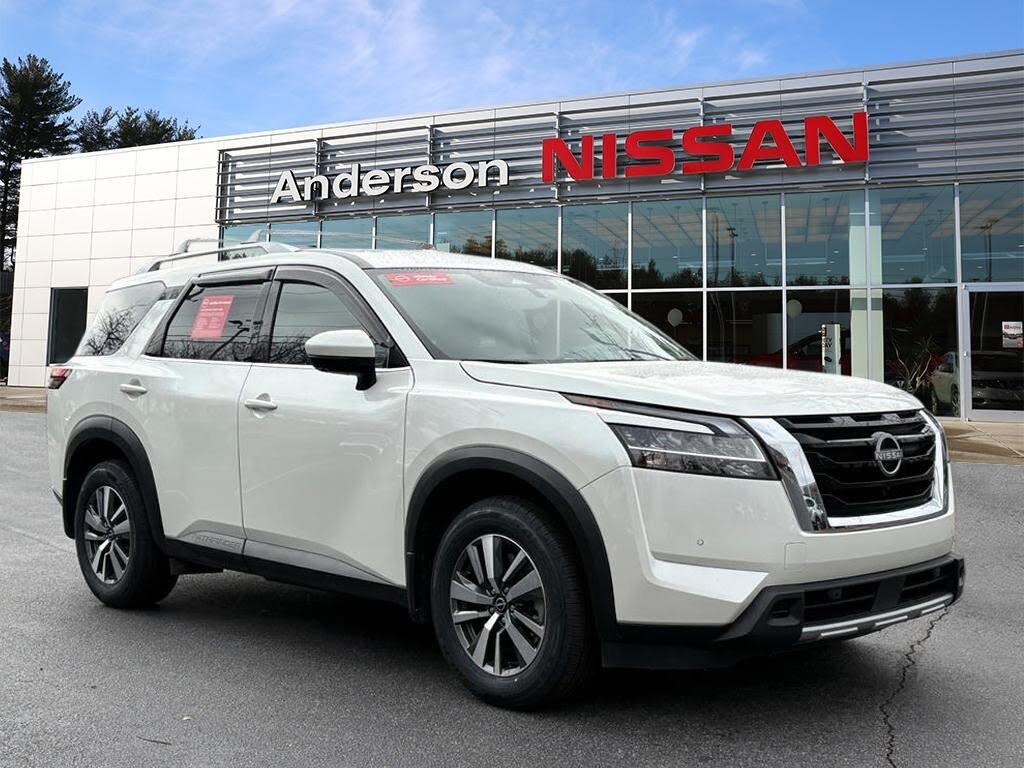 2024 Nissan Pathfinder SL 4WD