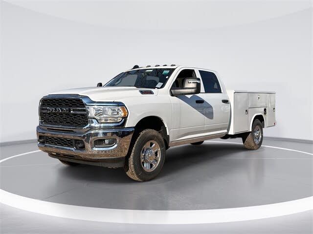 2024 RAM 3500 Chassis Tradesman Crew Cab LB 4WD