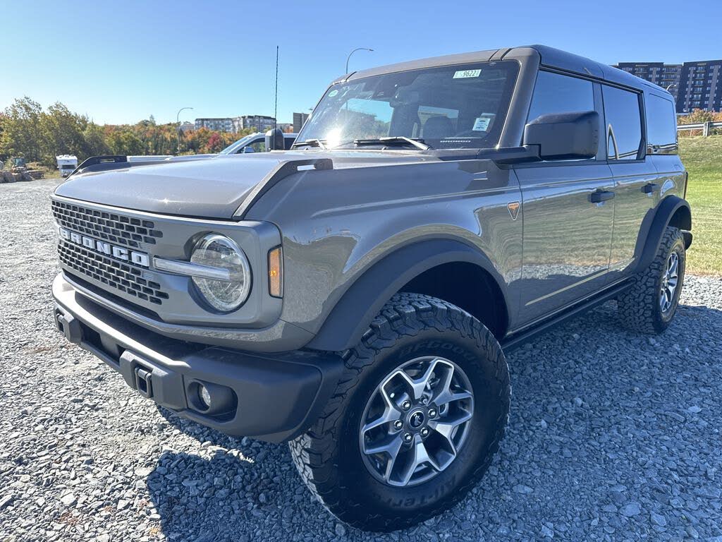 Ford Bronco Badlands 4-Door 4WD 2025