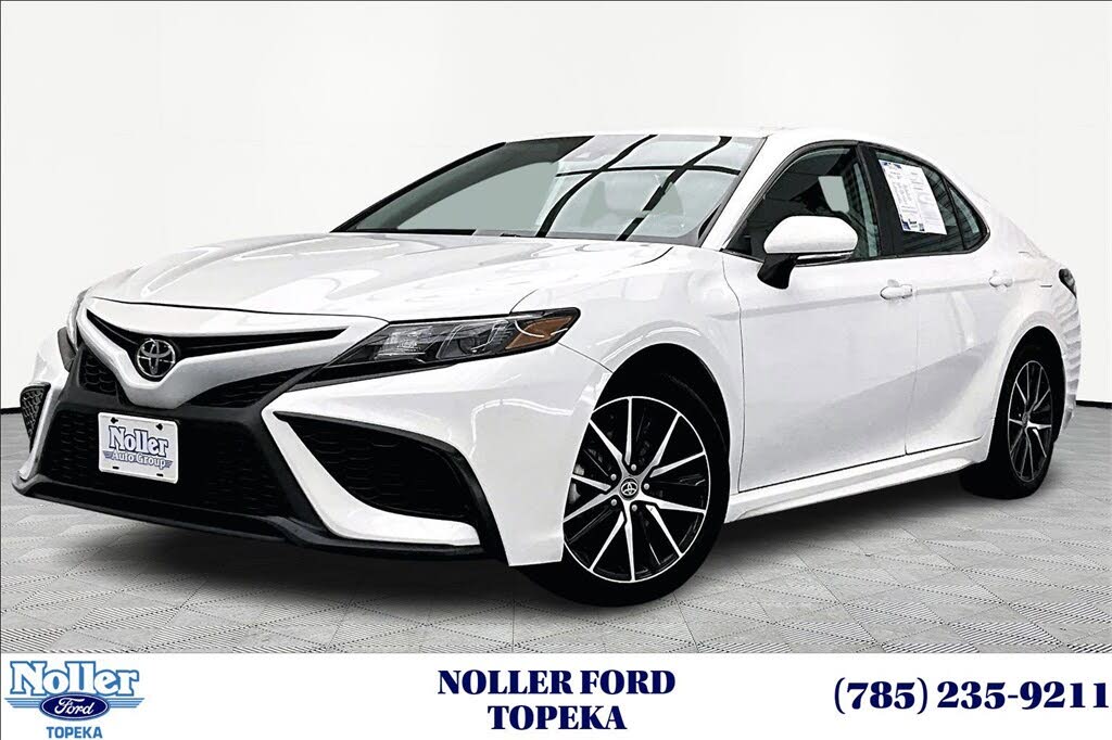 2024 Toyota Camry SE FWD