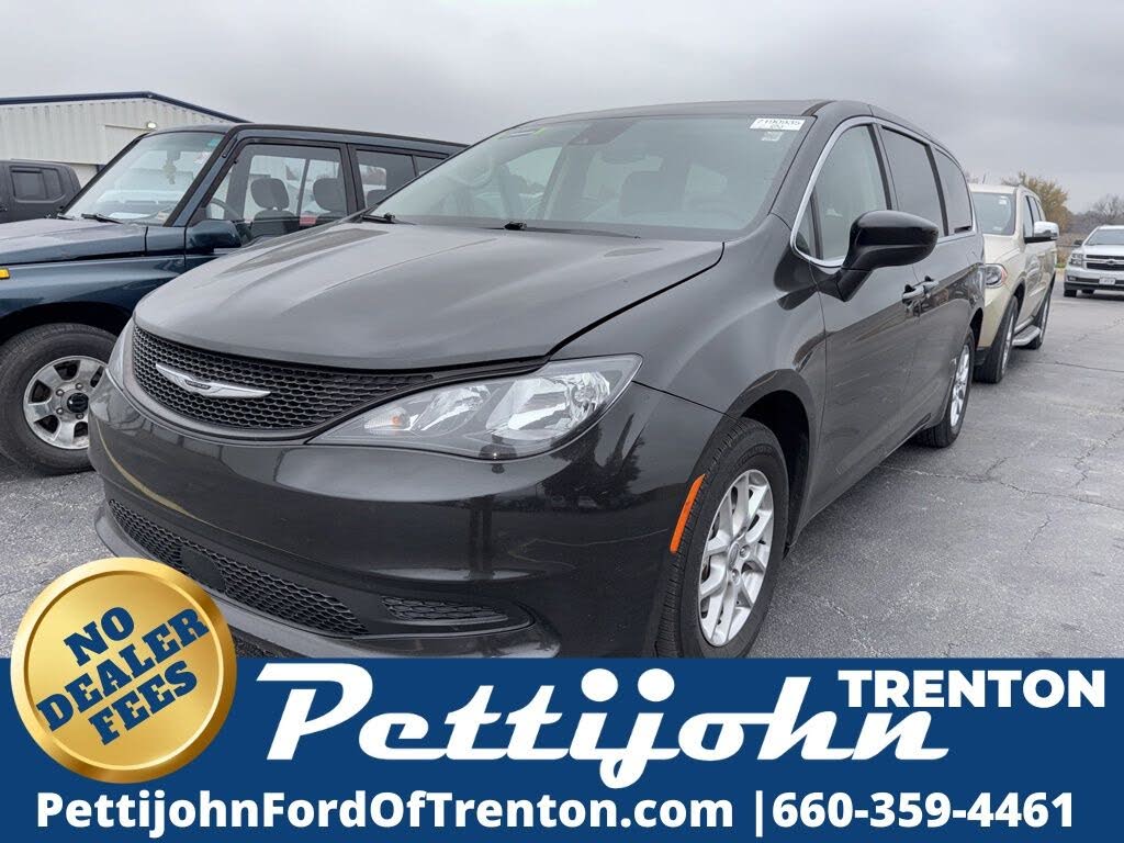 2023 Chrysler Voyager LX FWD