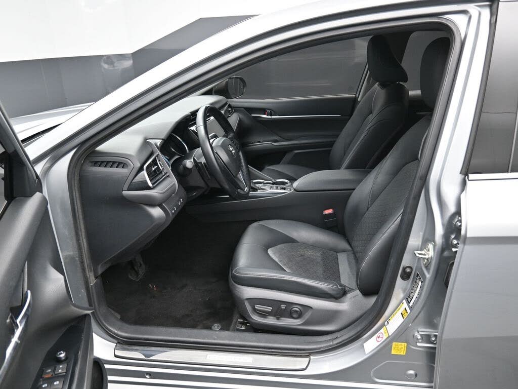 2019 Toyota Camry XSE FWD