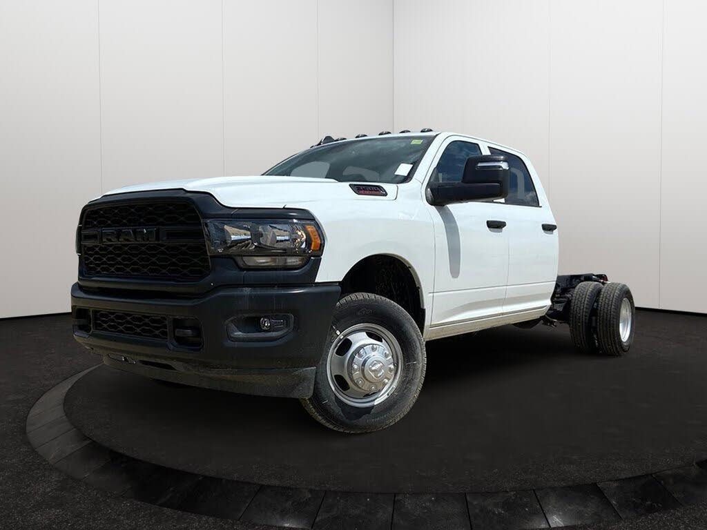 2024 RAM 3500 Chassis Tradesman Crew Cab LB DRW 4WD