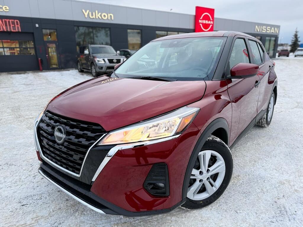 2025 Nissan Kicks Play S FWD