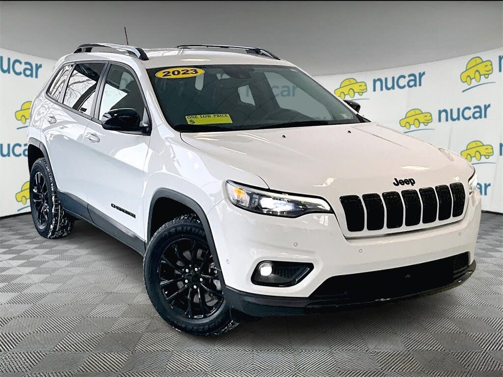 2023 Jeep Cherokee Altitude 4WD