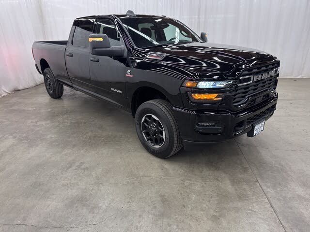 2025 RAM 3500 Big Horn Crew Cab LB 4WD