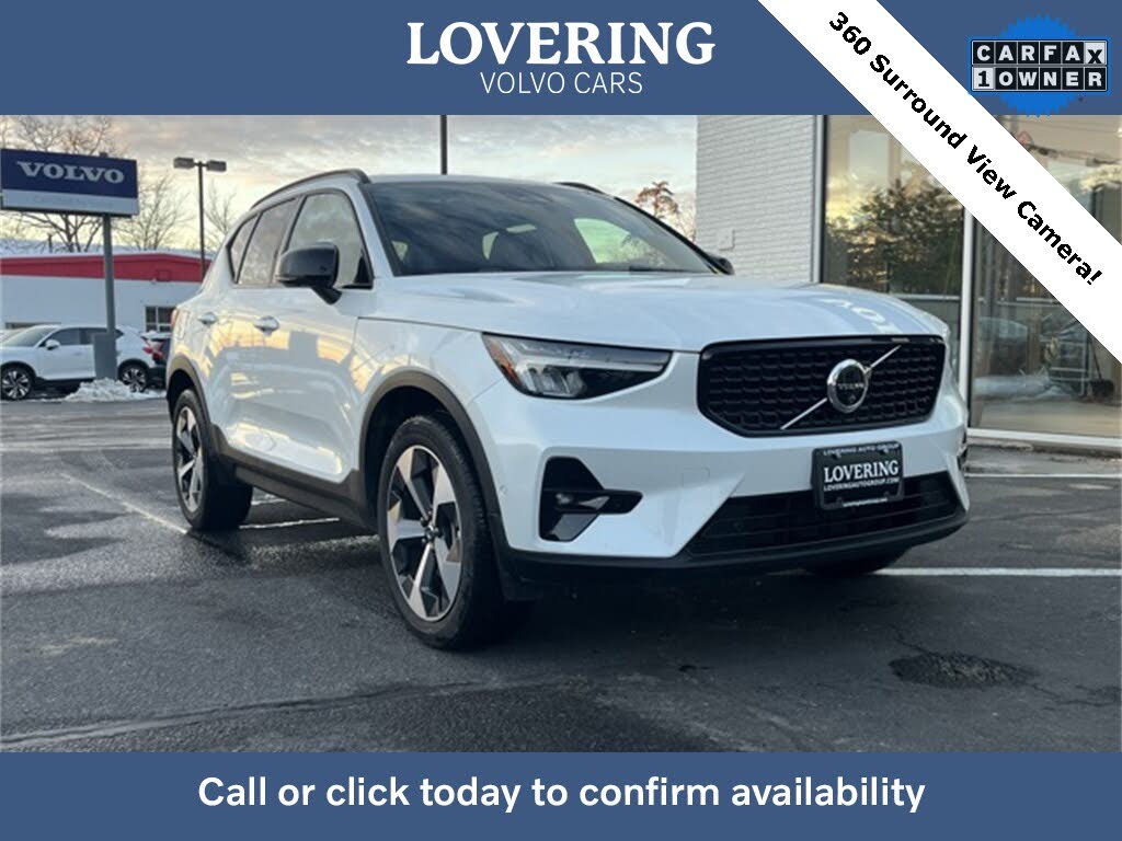 2025 Volvo XC40 B5 Plus Dark Theme AWD