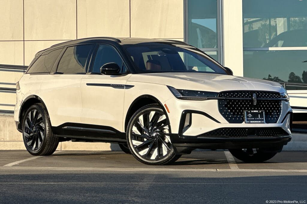 2026 Lincoln Nautilus Reserve AWD