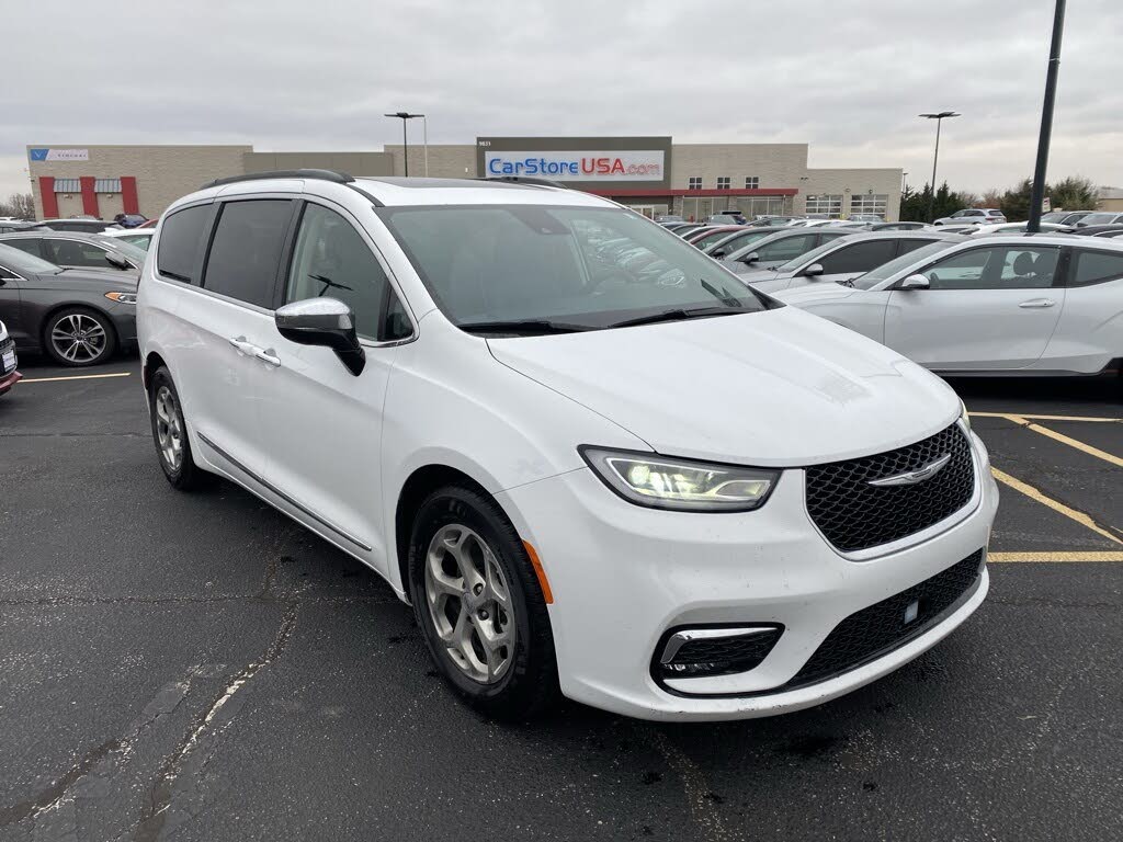 2023 Chrysler Pacifica Limited FWD