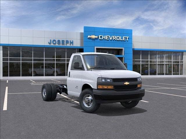 2025 Chevrolet Express Chassis 3500 Cutaway 139