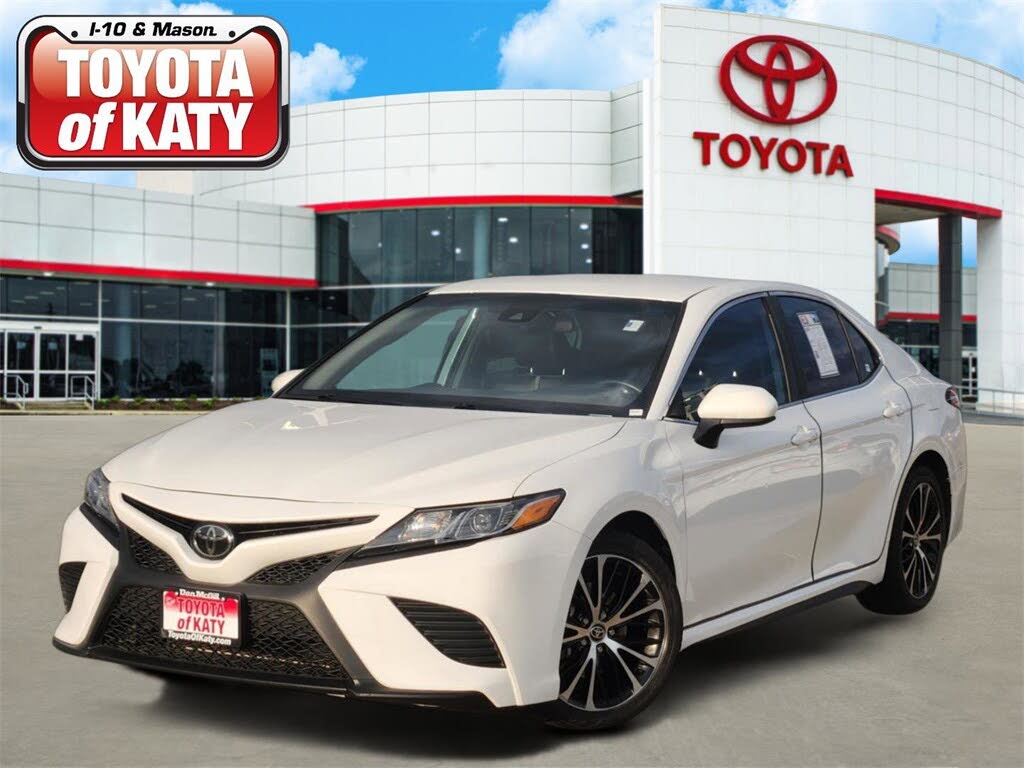 2020 Toyota Camry SE Nightshade FWD