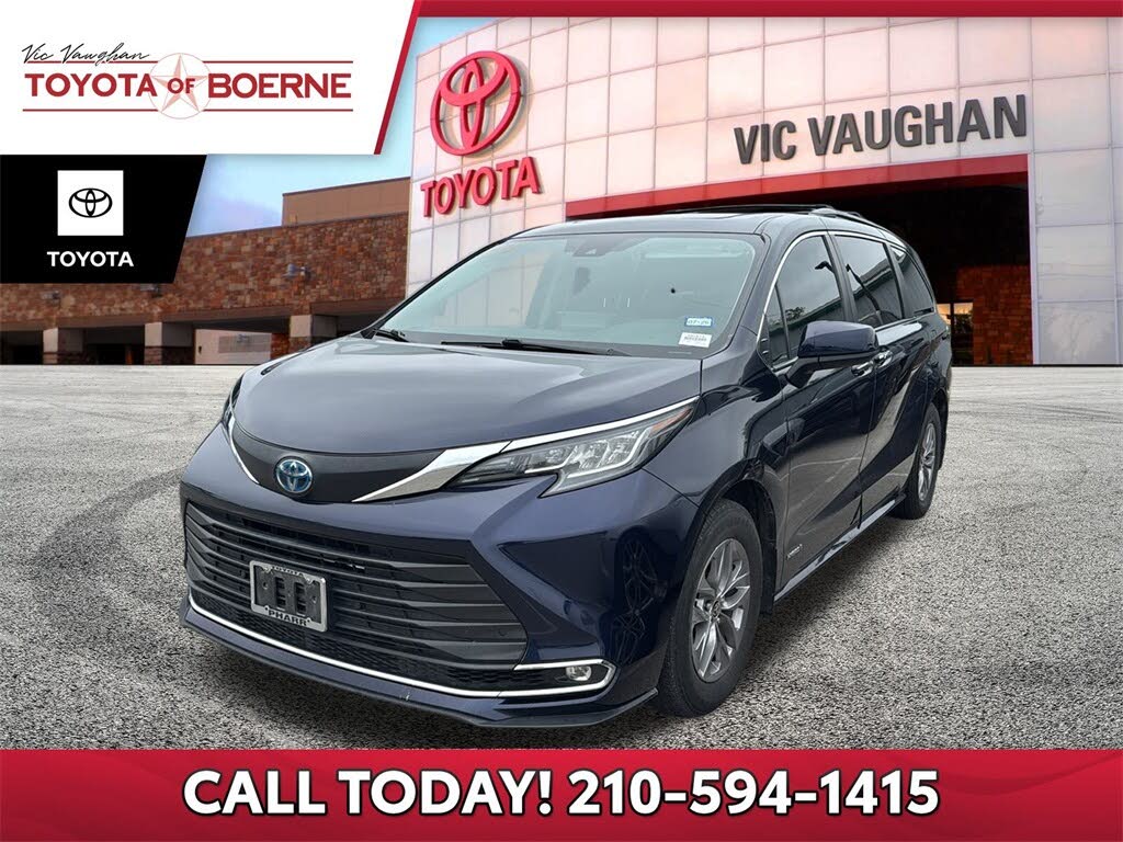 2021 Toyota Sienna XLE 7-Passenger FWD