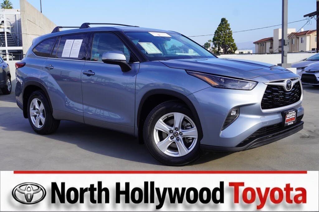 2022 Toyota Highlander LE FWD
