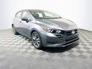 Nissan Versa SV FWD
