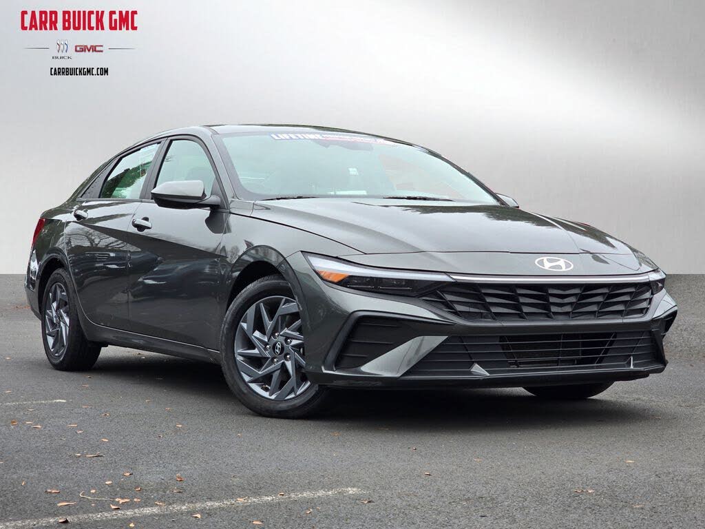 2024 Hyundai Elantra SEL FWD