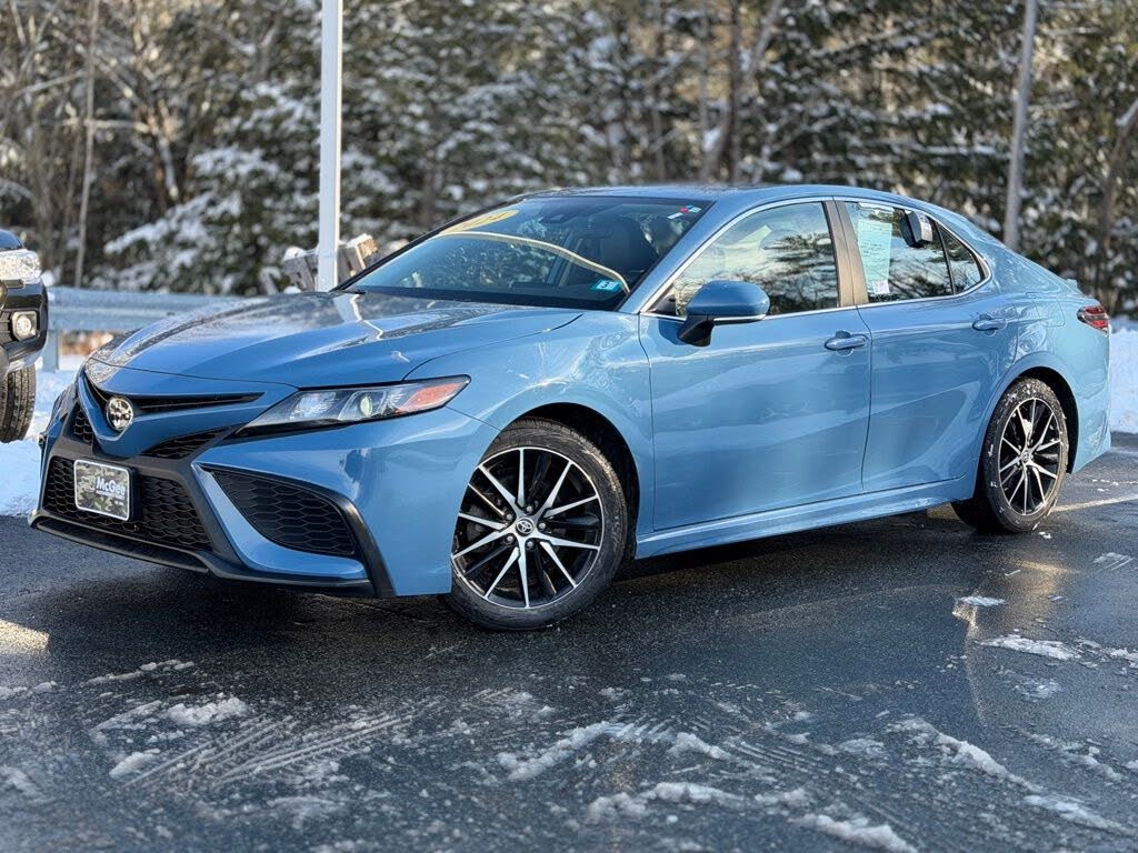 2024 Toyota Camry SE AWD