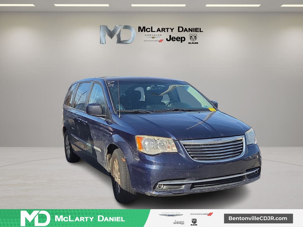 2015 Chrysler Town & Country Touring FWD