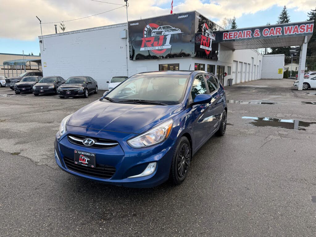 2017 Hyundai Accent SE 4-Door Hatchback FWD