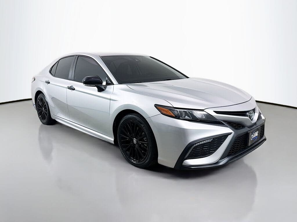2022 Toyota Camry SE AWD