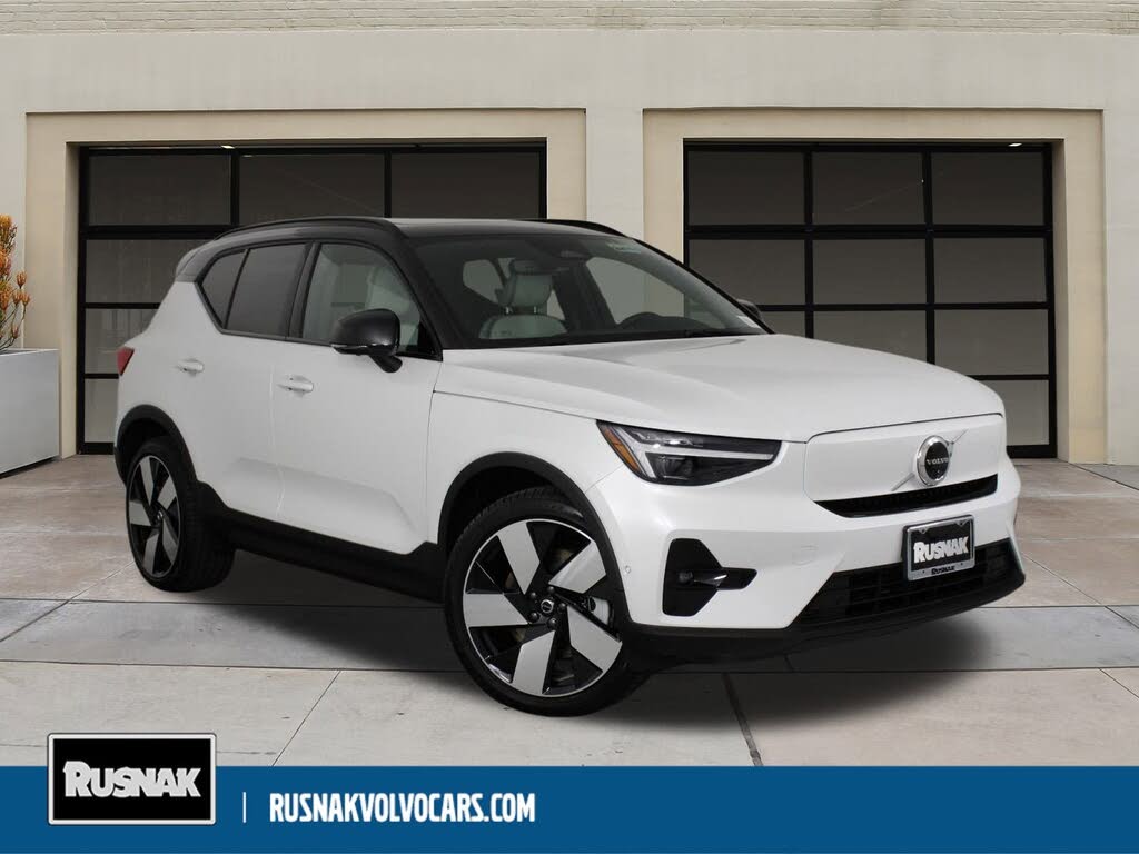 2026 Volvo EX40 Plus RWD