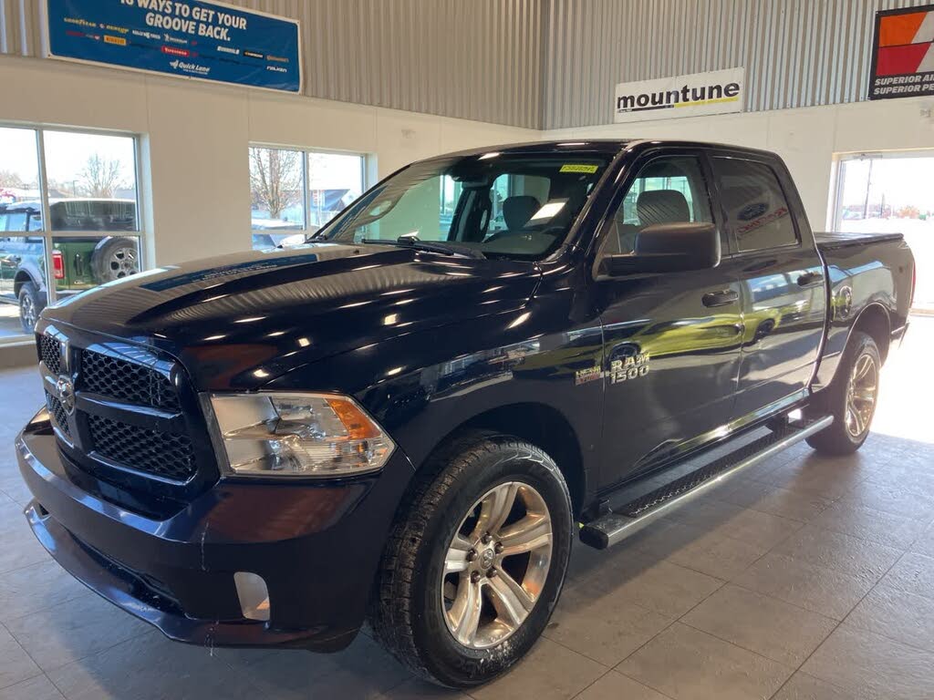 2015 RAM 1500 Express Crew Cab 4WD