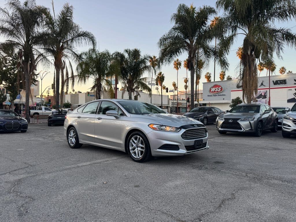 2016 Ford Fusion SE