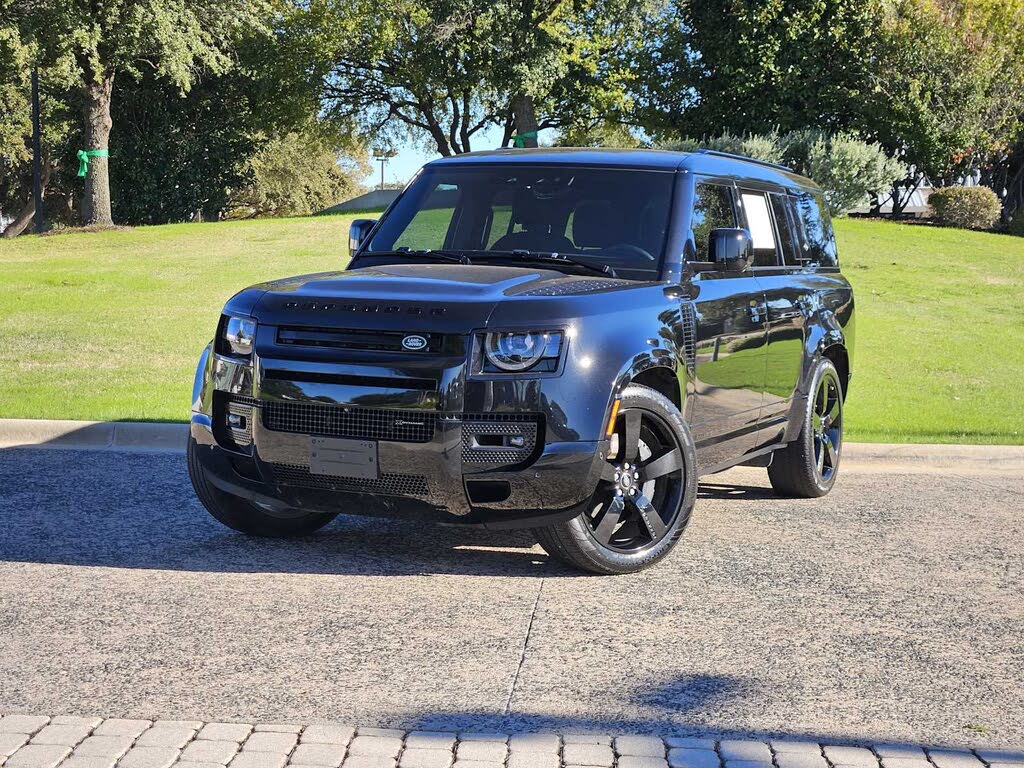 2023 Land Rover Defender 130 X-Dynamic SE AWD