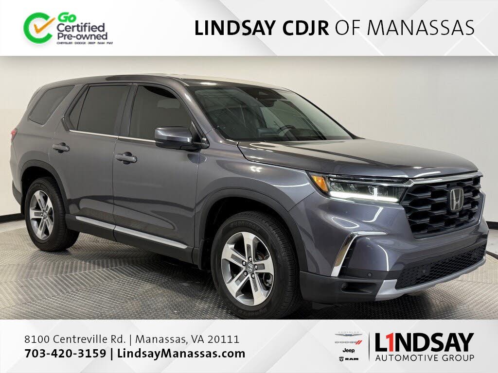 2024 Honda Pilot EX-L FWD with Captains Chairs