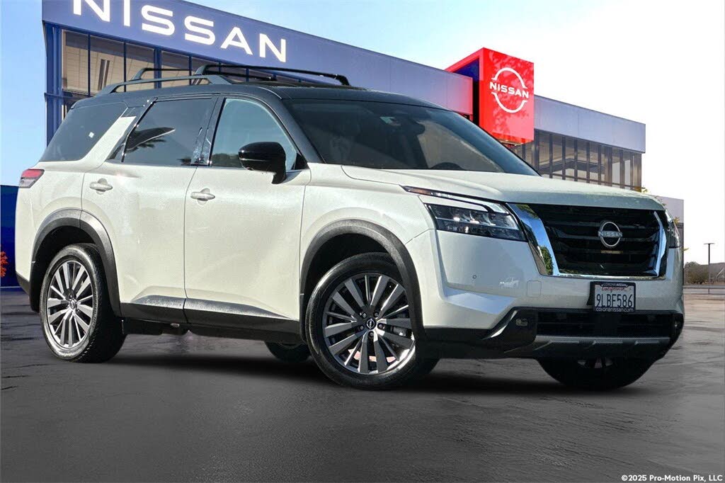 2024 Nissan Pathfinder SL FWD