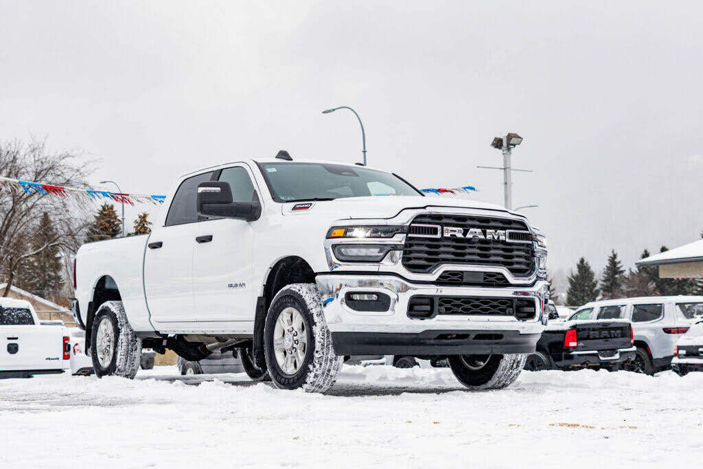 2025 RAM 3500 Big Horn Crew Cab 4WD