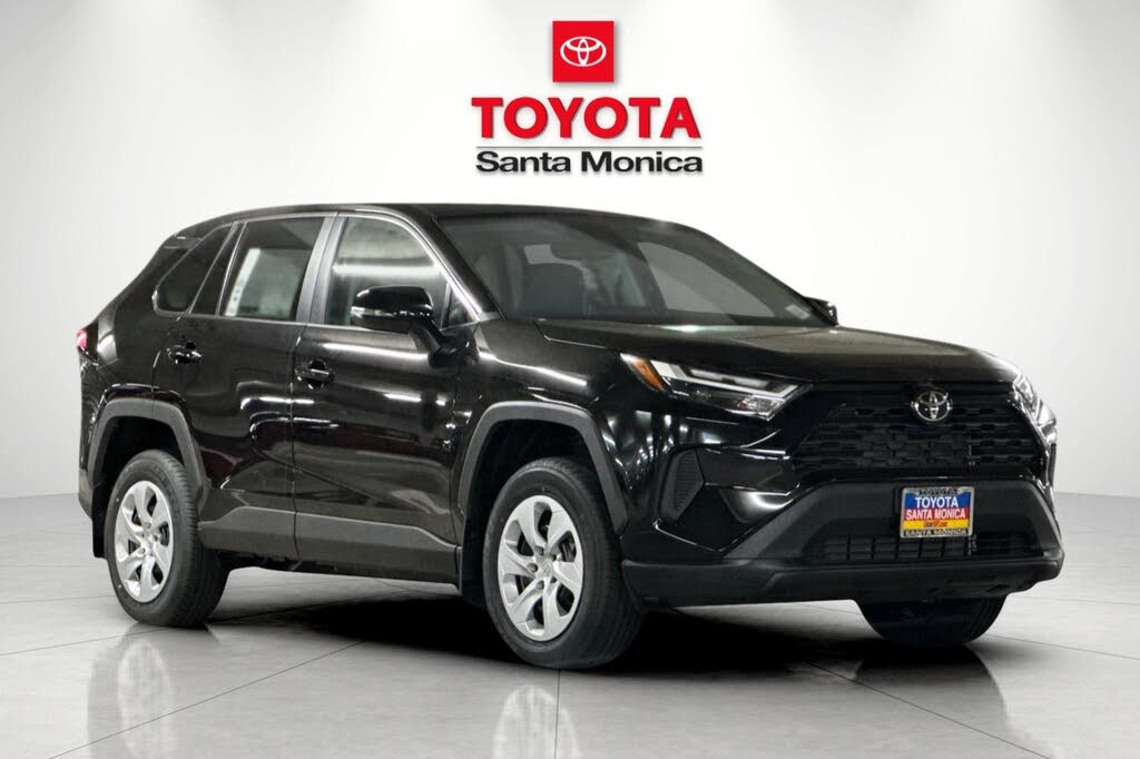 2025 Toyota RAV4 LE FWD