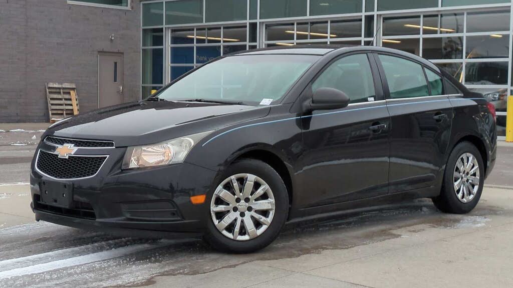 2011 Chevrolet Cruze LS Sedan FWD