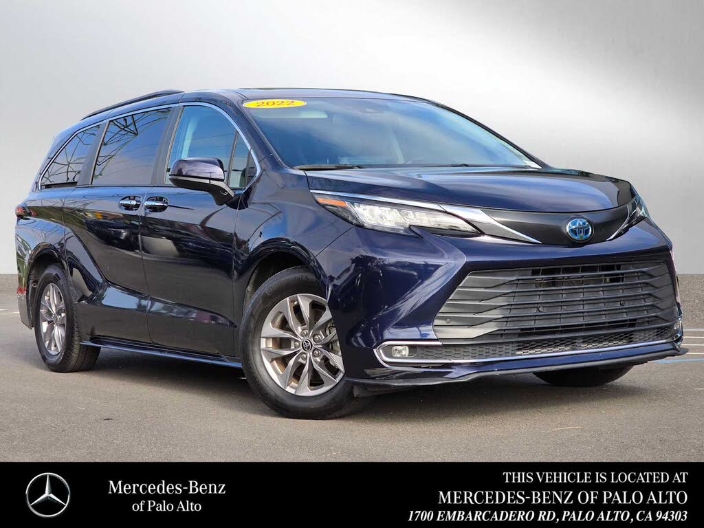 2022 Toyota Sienna XLE 7-Passenger FWD